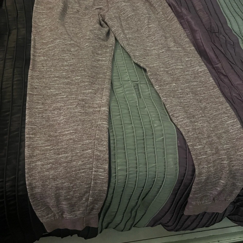 Reflex Pink and White Knit sweatpants - Picture 4 of 4